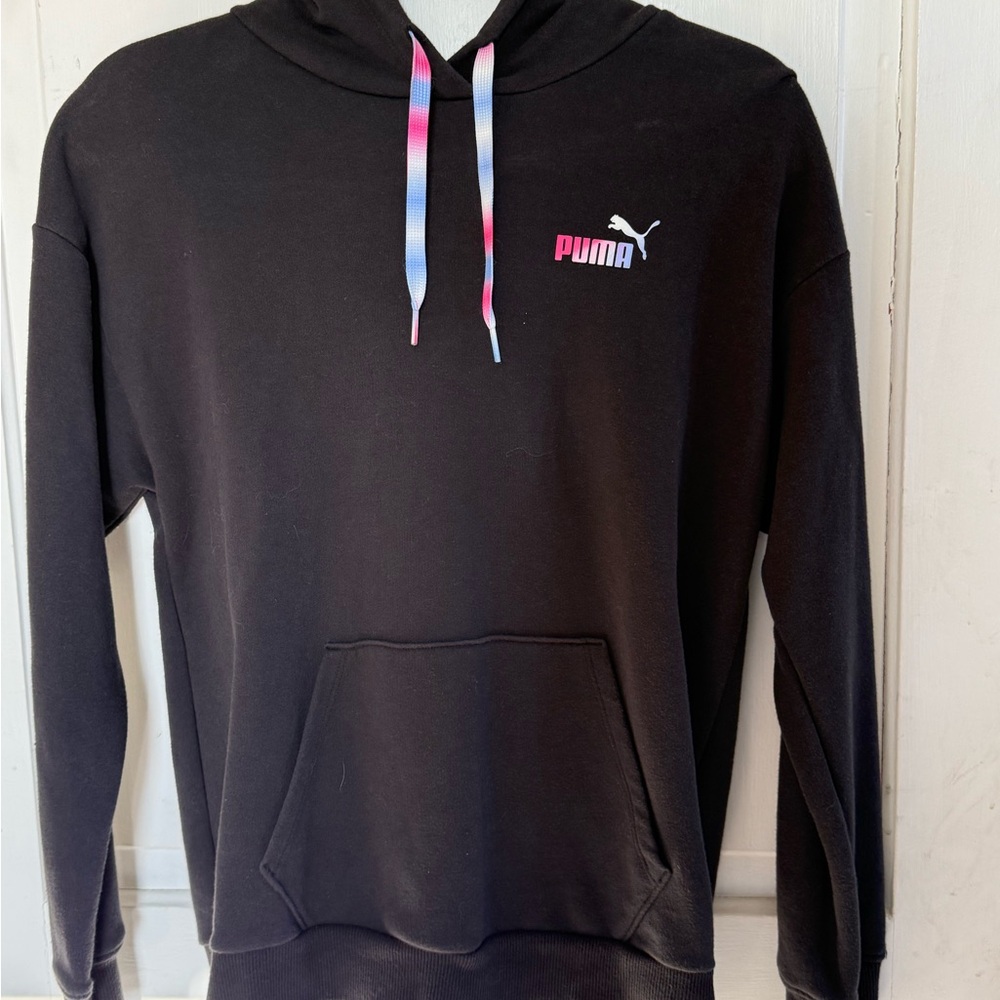 Puma Black Hoodie with Logo and Pullover Design